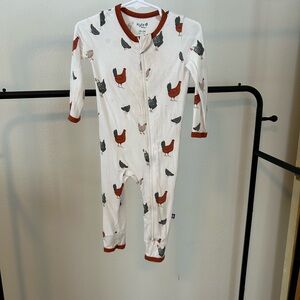 Kyte Baby Bamboo Zip Romper in retired Chicken print 18-24M